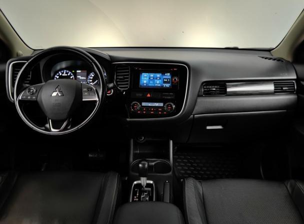 Mitsubishi Outlander III Рестайлинг 2 с пробегом 2016 года, цена 1 345 000 рублей, 260000 км, внедорожник, Автокод Объявления