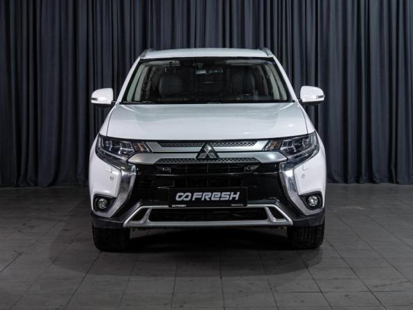 Mitsubishi Outlander III Рестайлинг 3 с пробегом 2019 года, цена 3 249 000 рублей, 126400 км, внедорожник, Автокод Объявления