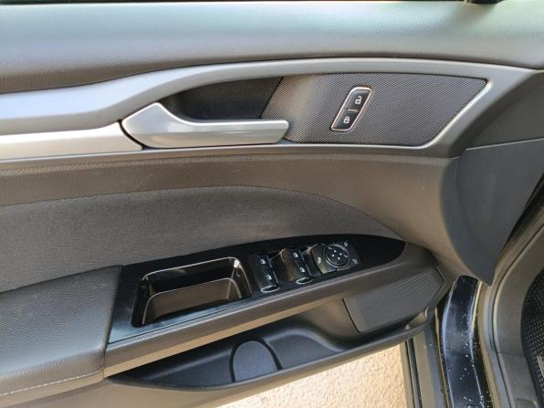 Ford Mondeo V с пробегом 2015 года, цена 919 000 рублей, 313241 км, седан, Автокод Объявления