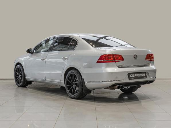 Volkswagen Passat B7 с пробегом 2011 года, цена 920 000 рублей, 176588 км, седан, Автокод Объявления