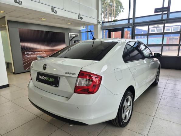 Skoda Rapid I с пробегом 2016 года, цена 1 049 000 рублей, 198531 км, лифтбек, Автокод Объявления