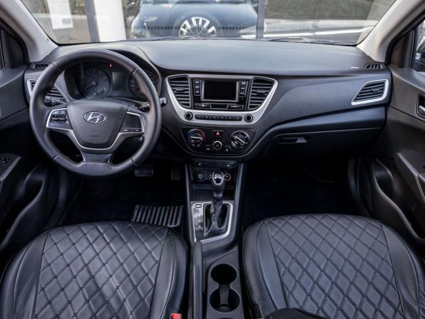 Hyundai Solaris II с пробегом 2017 года, цена 1 314 400 рублей, 117305 км, седан, Автокод Объявления
