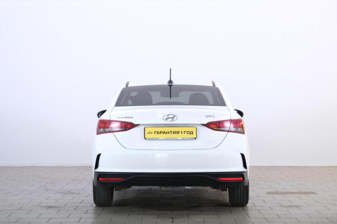 Hyundai Solaris II Рестайлинг с пробегом 2022 года, цена 1 479 000 рублей, 125000 км, седан, Автокод Объявления