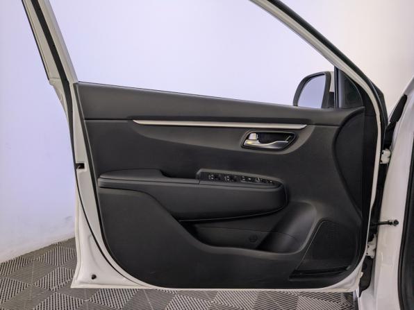 Kia Rio IV Рестайлинг с пробегом 2021 года, цена 2 040 000 рублей, 49442 км, хэтчбек, Автокод Объявления