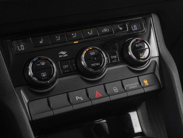 Skoda Karoq I с пробегом 2021 года, цена 2 149 000 рублей, 85242 км, внедорожник, Автокод Объявления
