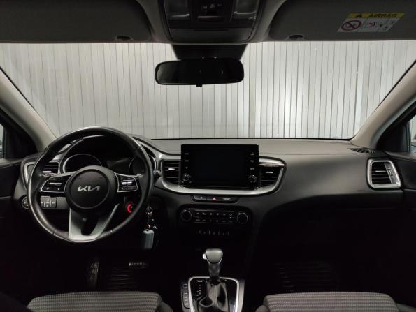 Kia Ceed III Рестайлинг с пробегом 2022 года, цена 2 100 000 рублей, 51600 км, хэтчбек, Автокод Объявления