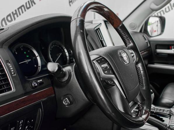 Toyota Land Cruiser 200 Series Рестайлинг 2 с пробегом 2019 года, цена 7 000 000 рублей, 86824 км, внедорожник, Автокод Объявления