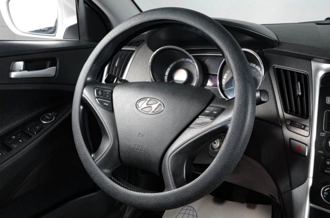 Hyundai Sonata VI (YF) с пробегом 2010 года, цена 949 000 рублей, 206000 км, седан, Автокод Объявления