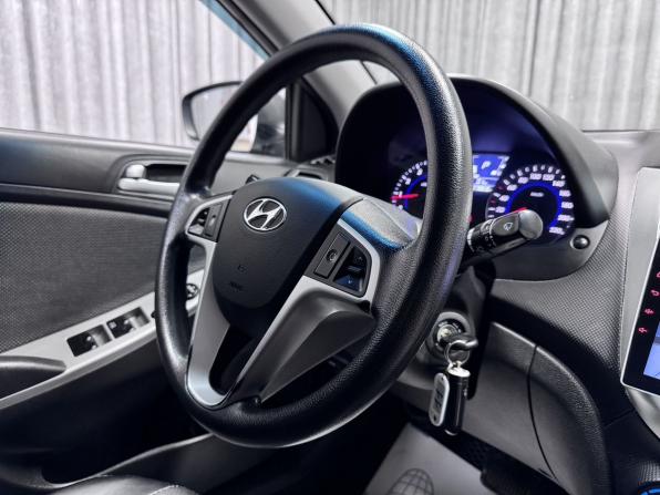 Hyundai Solaris I с пробегом 2012 года, цена 970 000 рублей, 123868 км, седан, Автокод Объявления