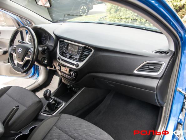 Hyundai Solaris II с пробегом 2017 года, цена 1 098 000 рублей, 141812 км, седан, Автокод Объявления