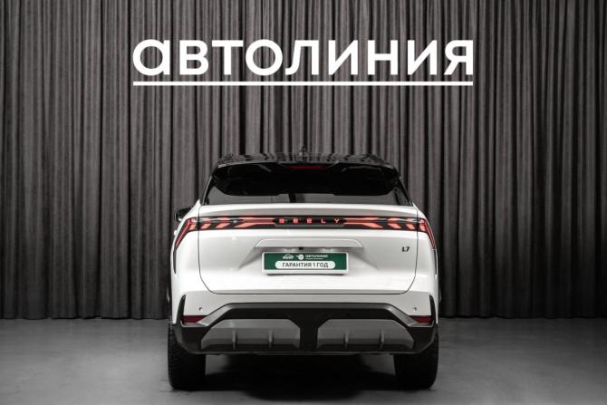 Geely Galaxy L7 с пробегом 2023 года, цена 2 980 000 рублей, 43055 км, внедорожник, Автокод Объявления