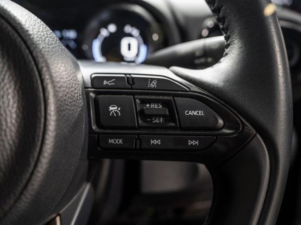 Toyota Yaris IV с пробегом 2021 года, цена 1 300 000 рублей, 62853 км, хэтчбек, Автокод Объявления
