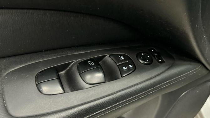 Nissan Pathfinder IV с пробегом 2015 года, цена 1 750 000 рублей, 151034 км, внедорожник, Автокод Объявления