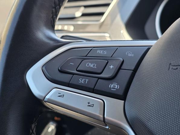 Volkswagen Tiguan II Рестайлинг с пробегом 2021 года, цена 2 720 000 рублей, 139527 км, внедорожник, Автокод Объявления