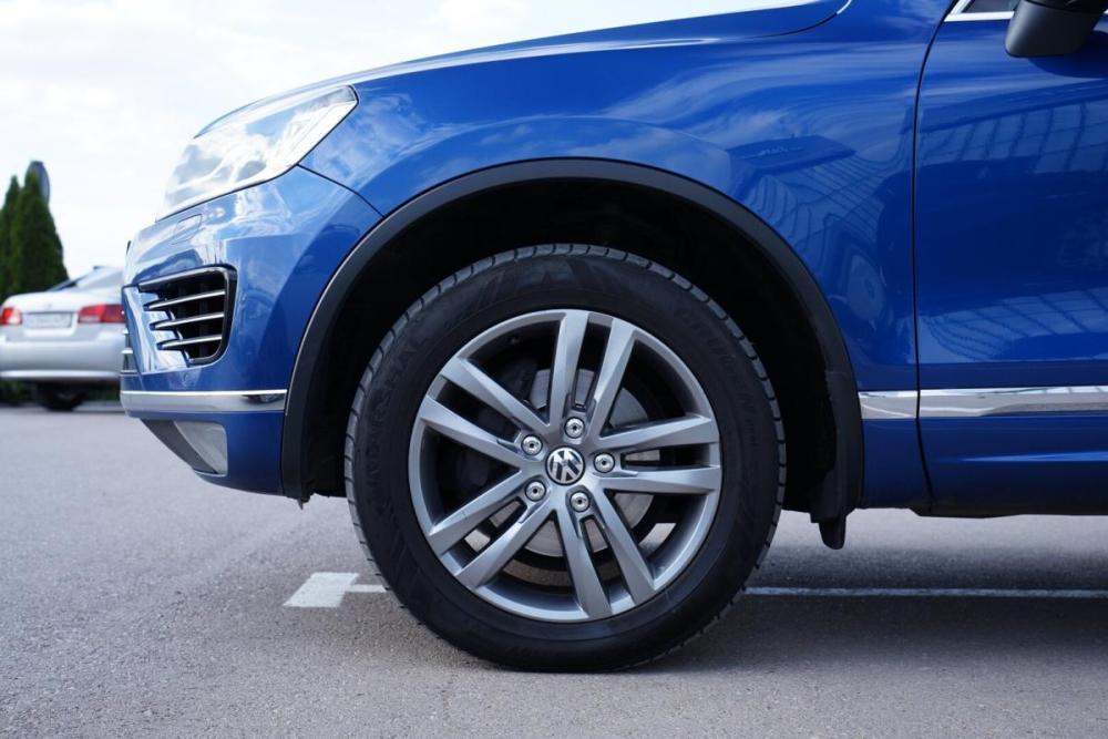 Volkswagen Touareg II Рестайлинг Крым  - изображение 32