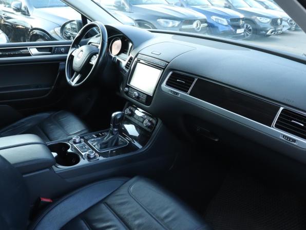 Volkswagen Touareg II Рестайлинг с пробегом 2016 года, цена 2 670 000 рублей, 220083 км, внедорожник, Автокод Объявления