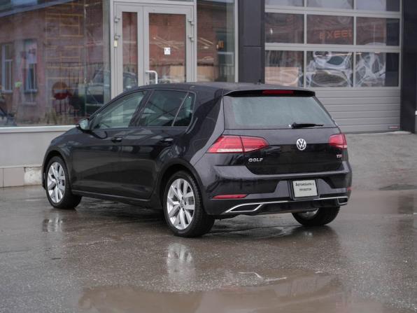 Volkswagen Golf VII Рестайлинг с пробегом 2017 года, цена 1 630 000 рублей, 75042 км, хэтчбек, Автокод Объявления
