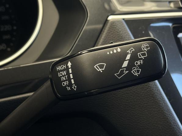 Volkswagen Tiguan II с пробегом 2018 года, цена 1 990 000 рублей, 122814 км, внедорожник, Автокод Объявления