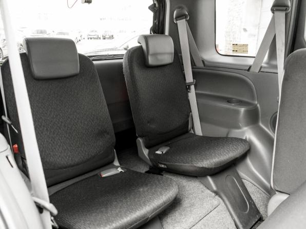 Toyota Sienta I Рестайлинг 2 с пробегом 2012 года, цена 950 000 рублей, 175942 км, минивэн, Автокод Объявления