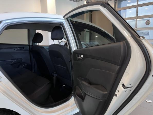 Hyundai Solaris II с пробегом 2017 года, цена 1 100 000 рублей, 196926 км, седан, Автокод Объявления