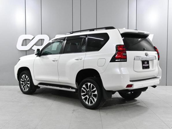 Toyota Land Cruiser Prado 150 Series Рестайлинг 3 с пробегом 2022 года, цена 6 399 000 рублей, 37041 км, внедорожник, Автокод Объявления