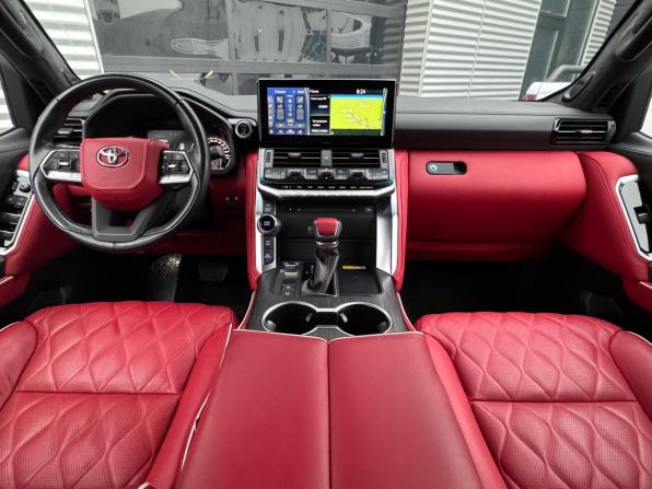 Toyota Land Cruiser 300 Series с пробегом 2021 года, цена 9 790 000 рублей, 48578 км, внедорожник, Автокод Объявления