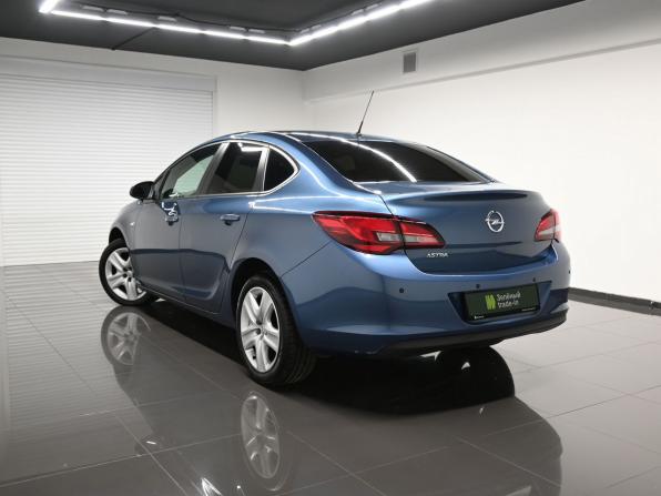 Opel Astra J Рестайлинг с пробегом 2013 года, цена 1 245 000 рублей, 48726 км, седан, Автокод Объявления