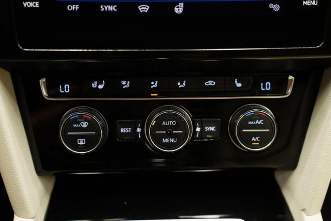 Volkswagen Passat B8 с пробегом 2019 года, цена 2 590 000 рублей, 144000 км, седан, Автокод Объявления