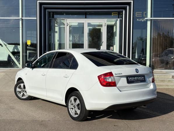 Skoda Rapid I с пробегом 2017 года, цена 1 140 000 рублей, 124525 км, лифтбек, Автокод Объявления