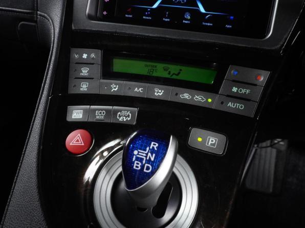 Toyota Prius III Рестайлинг (XW30) с пробегом 2014 года, цена 1 744 000 рублей, 184094 км, лифтбек, Автокод Объявления