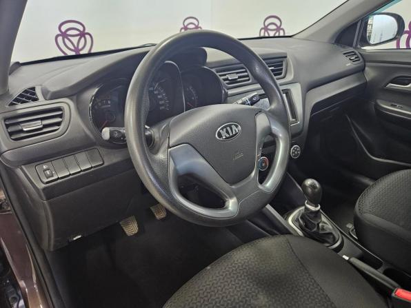 Kia Rio III Рестайлинг с пробегом 2017 года, цена 850 000 рублей, 105000 км, седан, Автокод Объявления