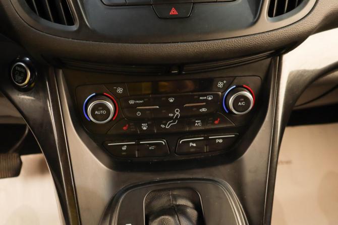 Ford Kuga II Рестайлинг с пробегом 2018 года, цена 1 729 000 рублей, 131000 км, внедорожник, Автокод Объявления