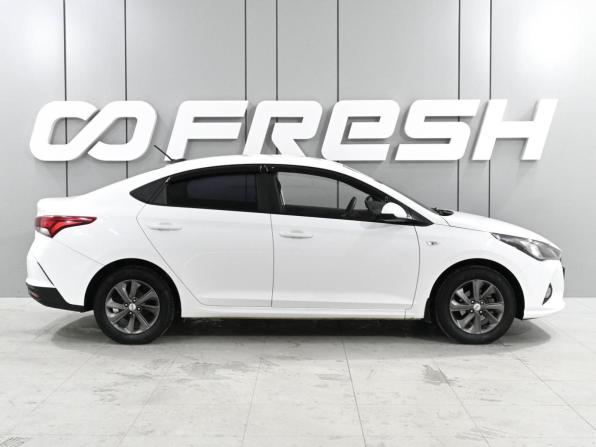 Hyundai Solaris II Рестайлинг с пробегом 2021 года, цена 1 450 000 рублей, 77490 км, седан, Автокод Объявления