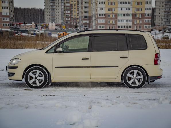 Volkswagen Touran I Рестайлинг с пробегом 2010 года, цена 579 000 рублей, 305666 км, компактвэн, Автокод Объявления