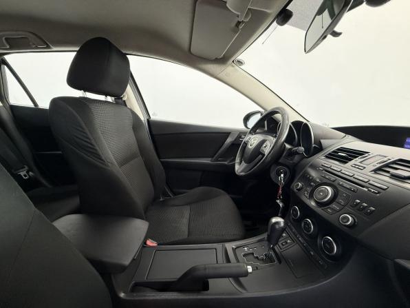 Mazda 3 II (BL) Рестайлинг с пробегом 2012 года, цена 675 000 рублей, 301689 км, хэтчбек, Автокод Объявления
