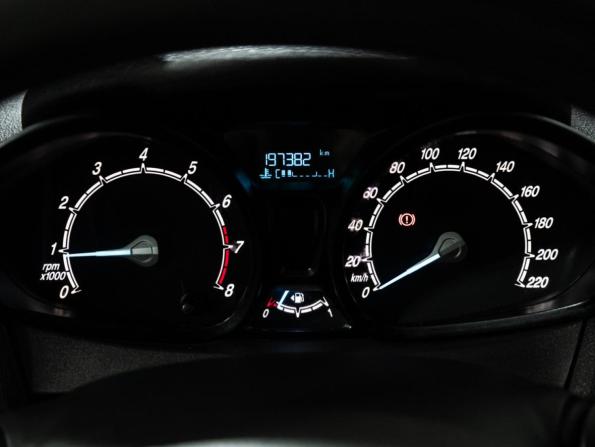 Ford Fiesta Mk6 Рестайлинг с пробегом 2015 года, цена 729 585 рублей, 197988 км, седан, Автокод Объявления