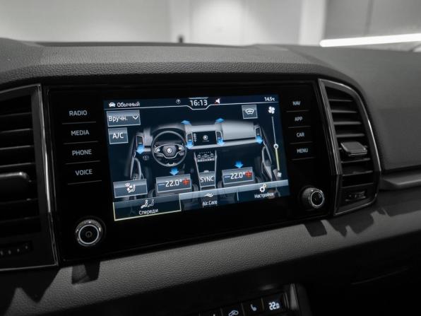 Skoda Karoq I с пробегом 2021 года, цена 2 770 000 рублей, 43771 км, внедорожник, Автокод Объявления