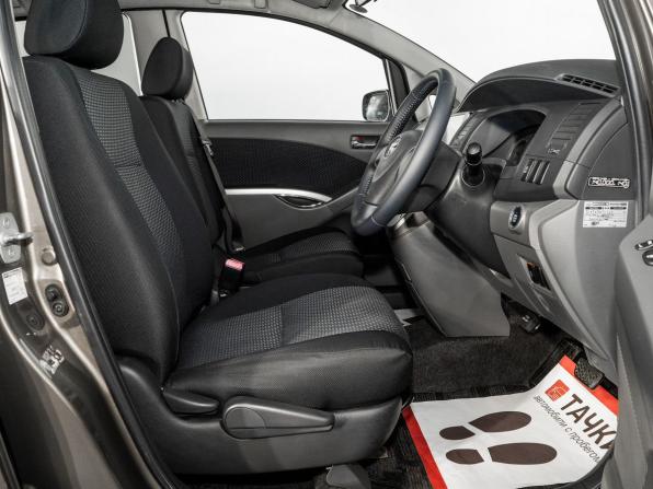 Toyota ISis I Рестайлинг с пробегом 2009 года, цена 1 120 300 рублей, 151614 км, компактвэн, Автокод Объявления
