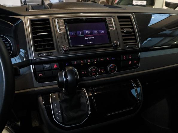 Volkswagen Multivan T6 с пробегом 2018 года, цена 5 200 000 рублей, 74000 км, минивэн, Автокод Объявления