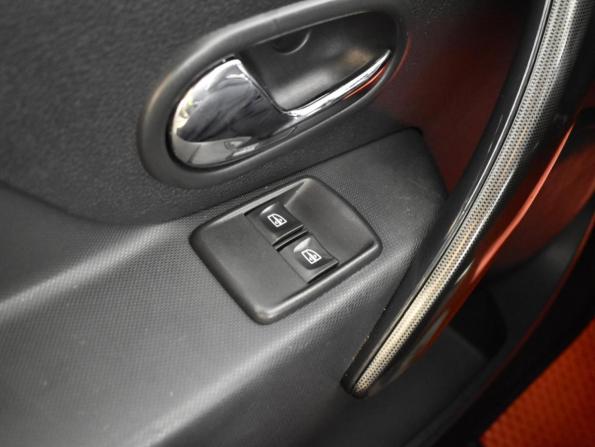 Renault Logan II Рестайлинг с пробегом 2018 года, цена 929 900 рублей, 148538 км, седан, Автокод Объявления