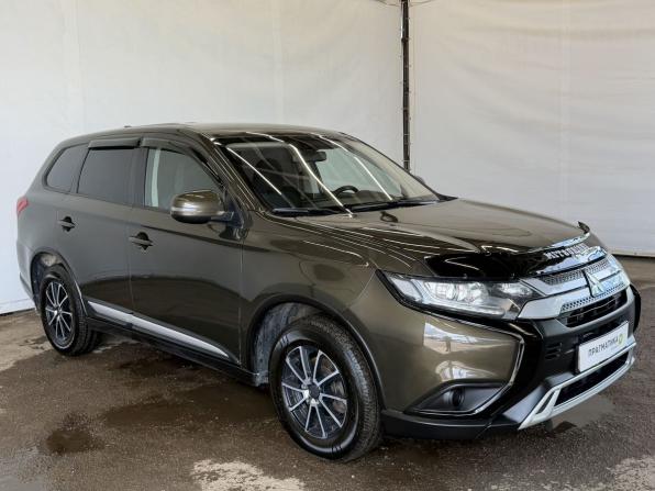 Mitsubishi Outlander III Рестайлинг 3 с пробегом 2018 года, цена 1 880 000 рублей, 97709 км, внедорожник, Автокод Объявления