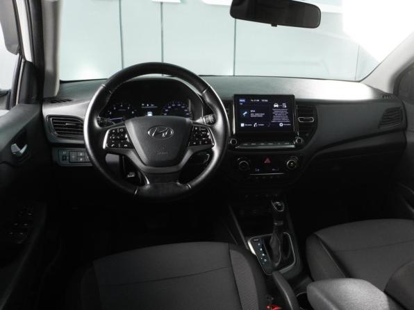 Hyundai Solaris II Рестайлинг с пробегом 2021 года, цена 1 669 000 рублей, 98875 км, седан, Автокод Объявления