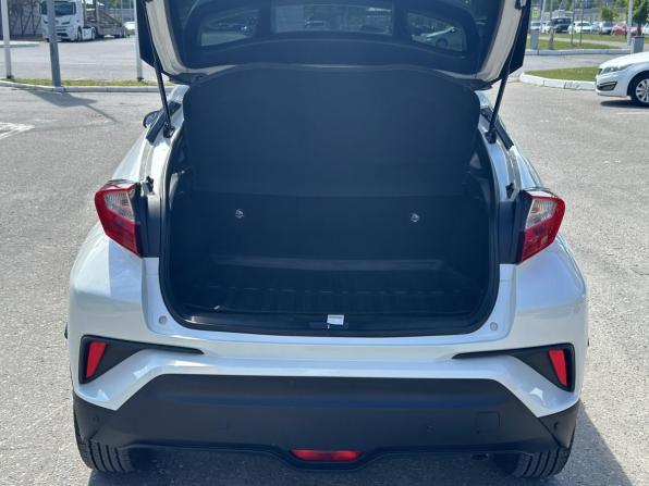 Toyota C-HR I с пробегом 2018 года, цена 1 940 000 рублей, 135991 км, внедорожник, Автокод Объявления