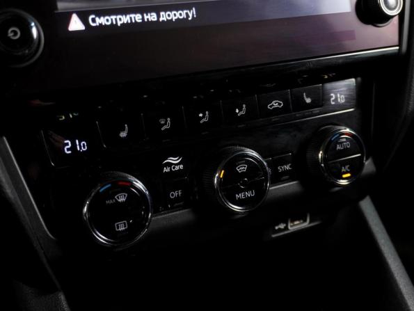 Skoda Octavia III (A7) Рестайлинг с пробегом 2019 года, цена 2 289 000 рублей, 62545 км, лифтбек, Автокод Объявления