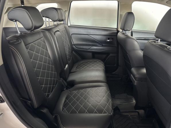 Mitsubishi Outlander III Рестайлинг 3 с пробегом 2022 года, цена 2 270 000 рублей, 76900 км, внедорожник, Автокод Объявления