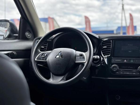 Mitsubishi Outlander III Рестайлинг 3 с пробегом 2022 года, цена 2 700 000 рублей, 49547 км, внедорожник, Автокод Объявления