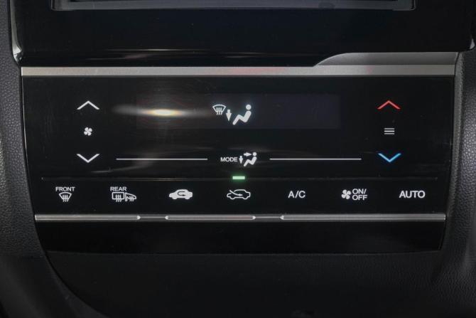 Honda Fit III Рестайлинг с пробегом 2019 года, цена 1 249 000 рублей, 172000 км, хэтчбек, Автокод Объявления