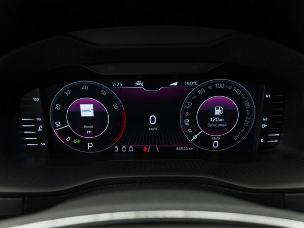 Skoda Karoq I с пробегом 2021 года, цена 2 780 000 рублей, 88984 км, внедорожник, Автокод Объявления