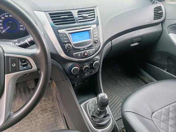 Hyundai Solaris I с пробегом 2013 года, цена 649 000 рублей, 117269 км, седан, Автокод Объявления