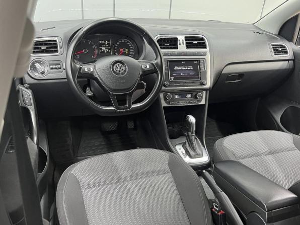 Volkswagen Polo V Рестайлинг с пробегом 2018 года, цена 1 120 000 рублей, 186854 км, седан, Автокод Объявления